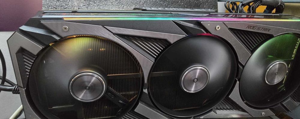 Placă Video ASUS ROG STRIX GeForce RTX 3070 8GB – Ca Nouă!