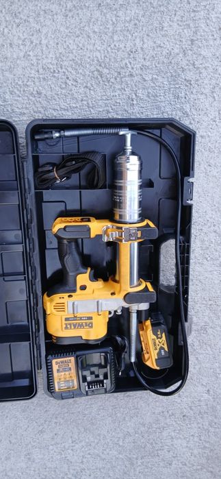 Акумулаторен такаламит DEWALT DCGG571- 18V