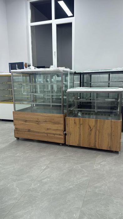 Кондитерская витрина