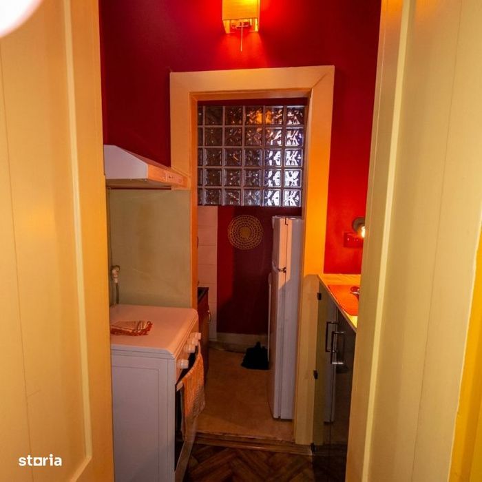 Apartament 54mp, etaj 1, centru, parcare in curte ,zona Primariei