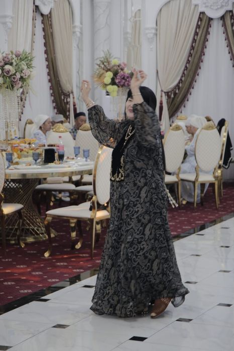 Продаю свое новое платье.