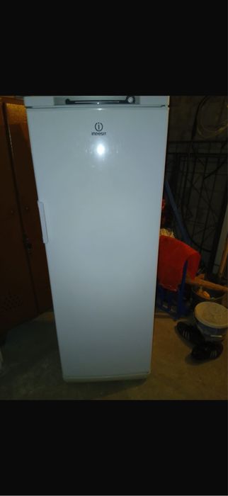 Морозильник б/у в отличном состоянии