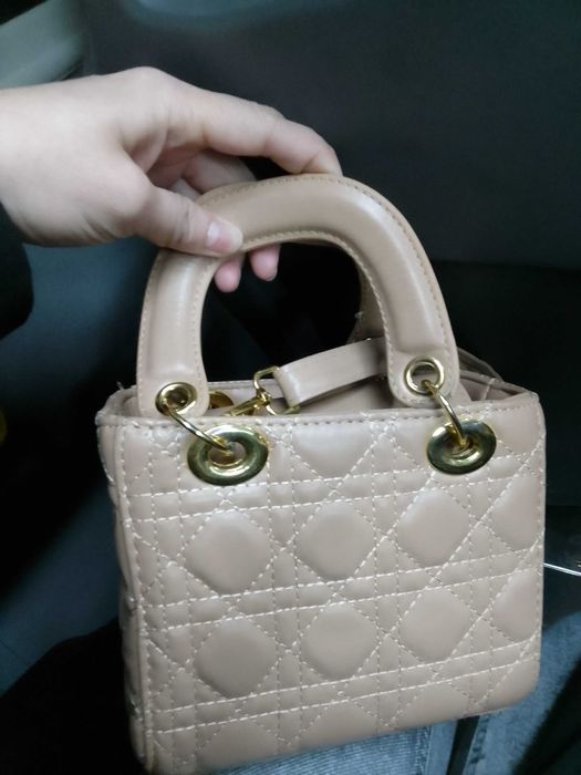 Сумка сатылады 3000 состояниси жаксжаксы