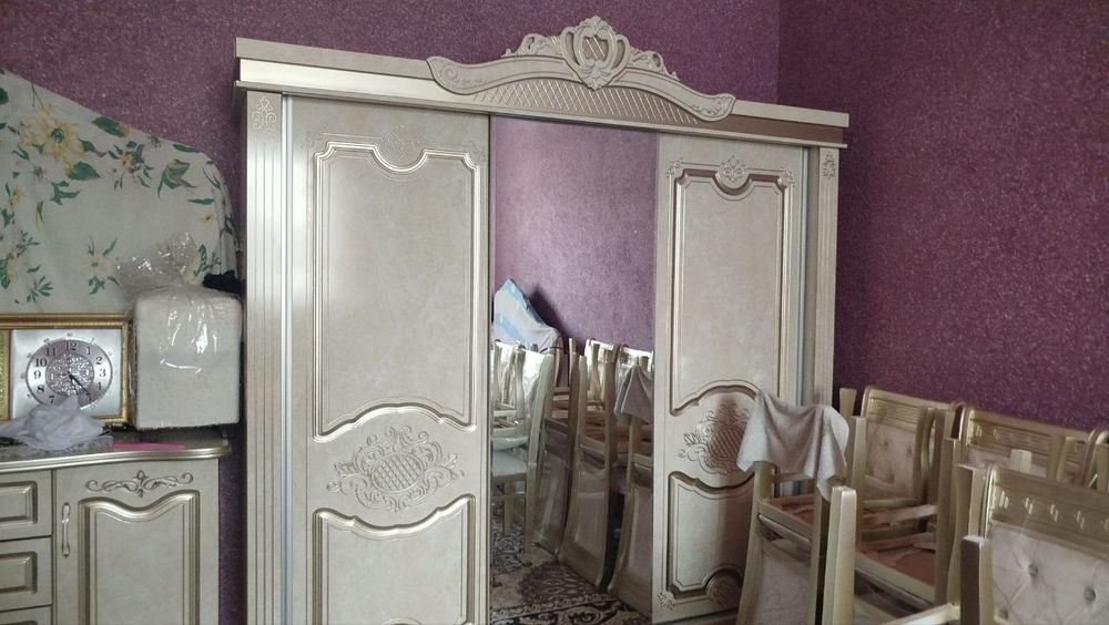 Срочно ховли сотилади