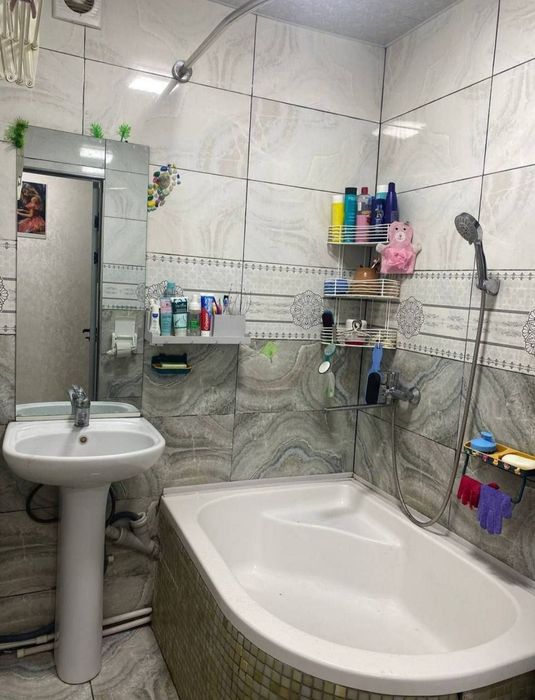 Квартира продаётся Чиланзар Г9А квартал 3в4/1/5 балкон 2*6 ор фархадск