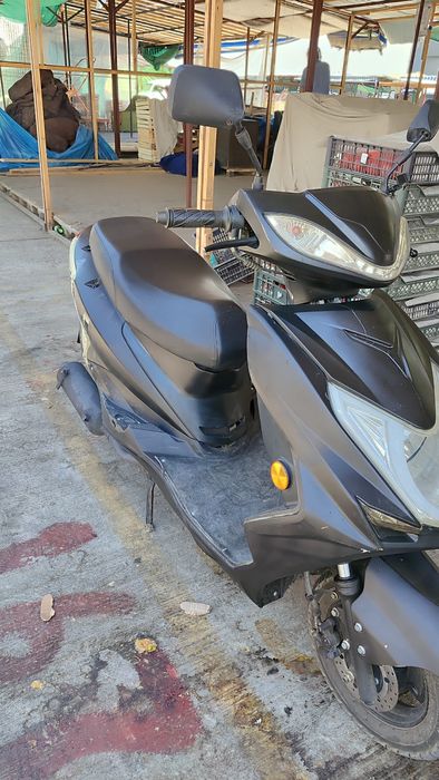 Skuter 2024 yil 125 kubli yangi hali benzinli