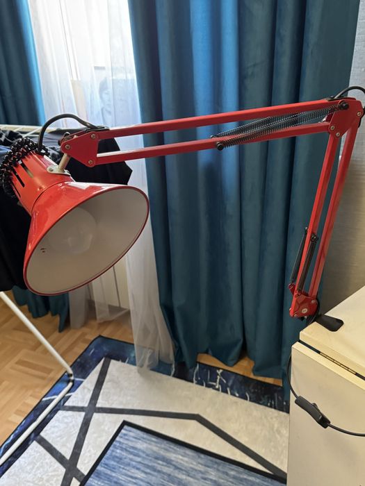 Лампа настольная .