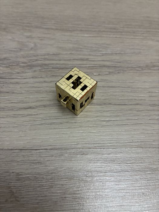 Minecraft Kinder Золотой куб