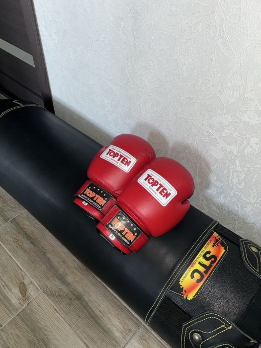 Продам боксёрские перчатки
