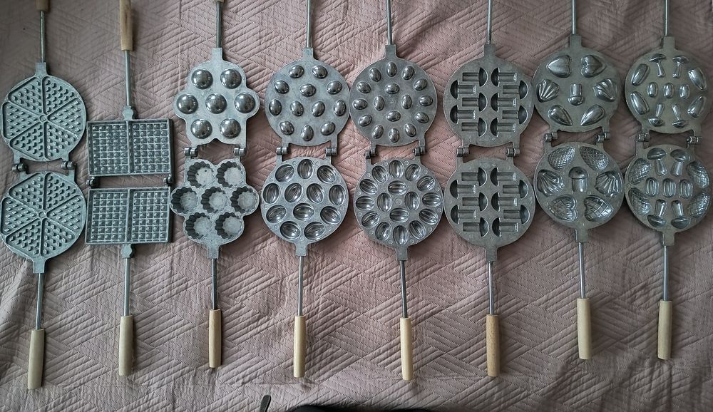 Forma din aluminiu  pentru nuci, faguri, cosulete, ciupercute, gofre