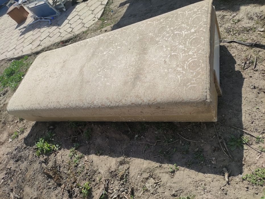 Отдам даром диван