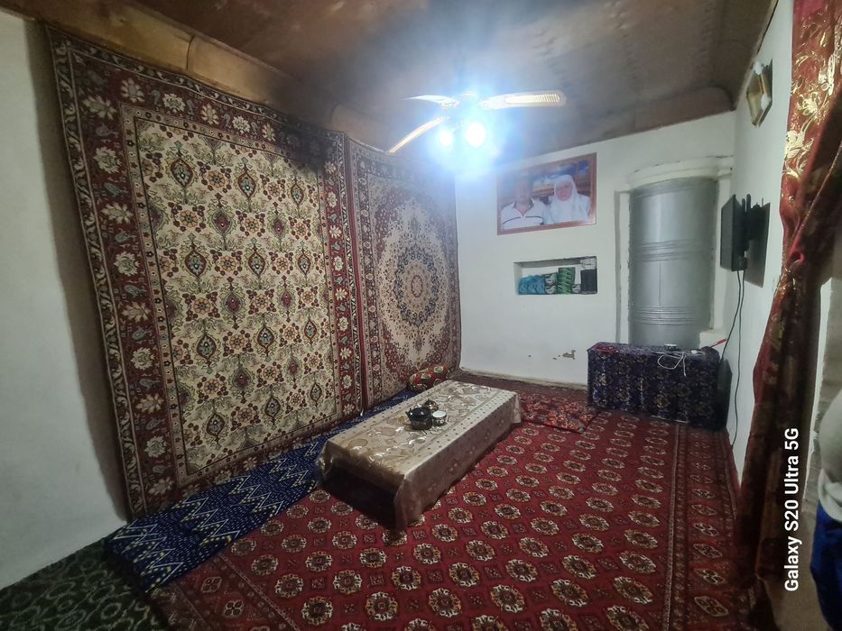Ichan qala ichida uy sotiladi