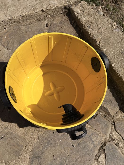 Aspirator cu spalare Karcher SE 4002