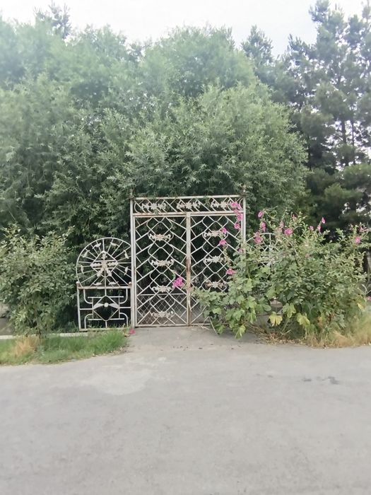 Чойхона Сотилади..Нотурар 3,5 сотых.. ремонт талаб.