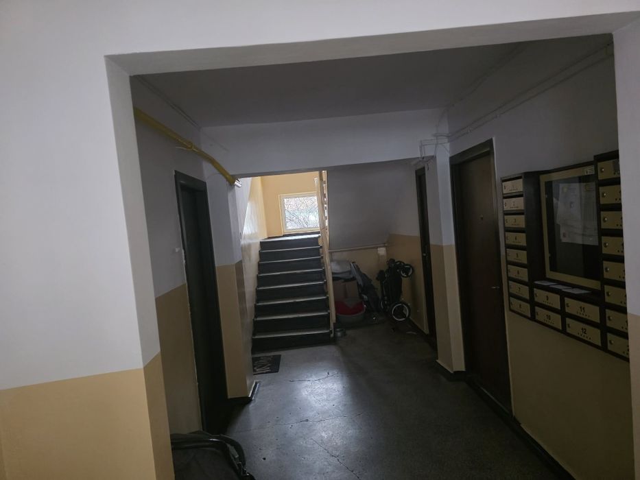 Închiriez apartament cu 3 camere, în Tătărași