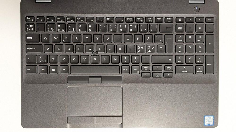 Dell Latitude 5500 15.6" 1920x1080 i5-8265U 8GB 256SSD готов за работа