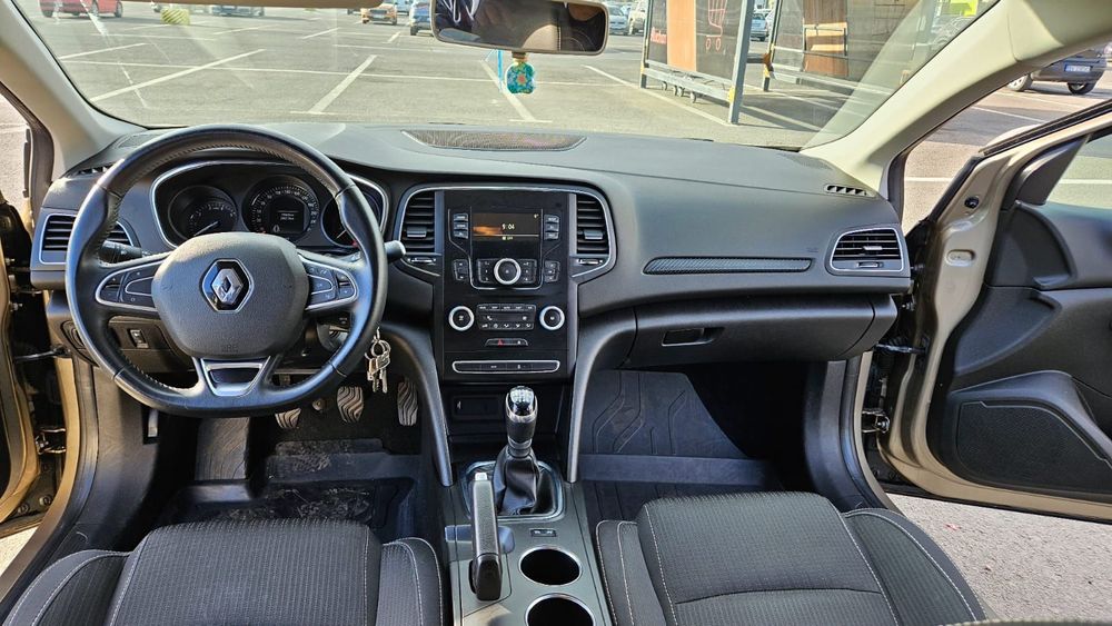 Renault Megane Primul și unic proprietar, mașină bine întreținută, fără accidente.