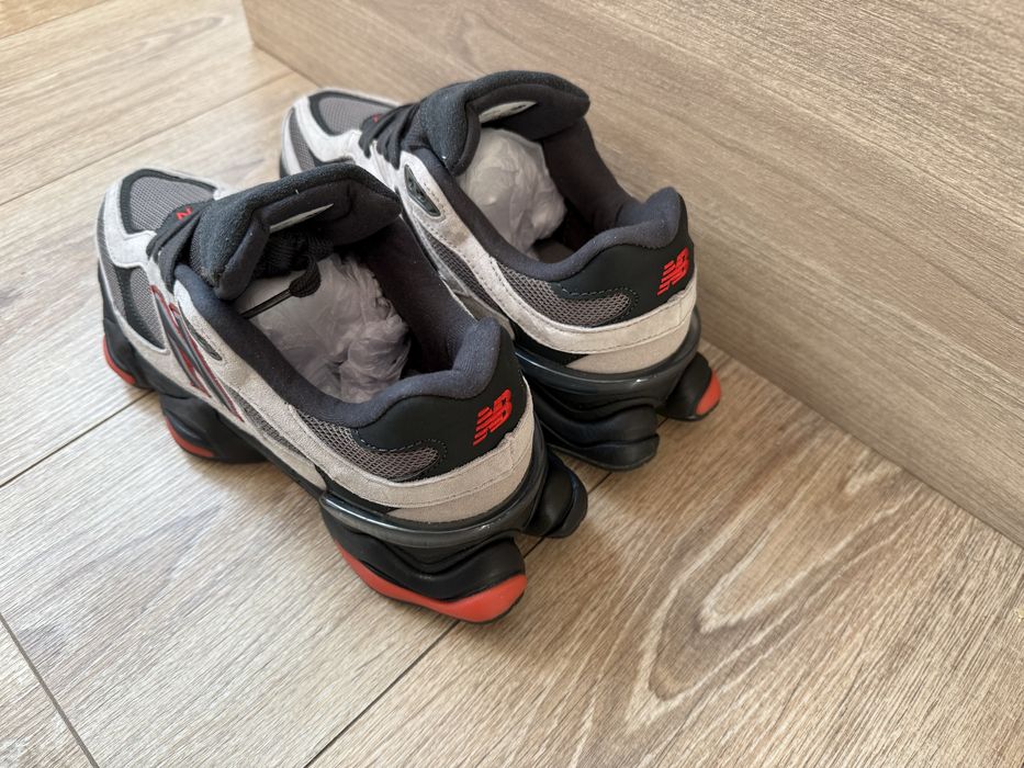 New Balance 9060 Gray Black Red