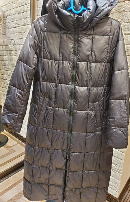 Продам пуховик состоящий из двух частей. 46-48 размер. Фирма Boruoss.