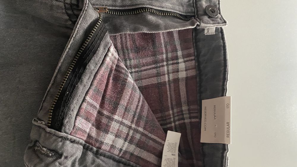 Vand pantaloni baieti Reserved gri  “blugi”