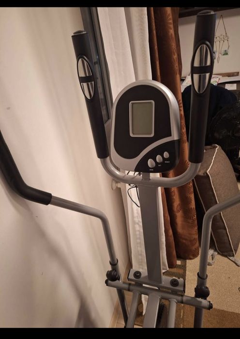 Bicicletă eliptică Gorilla Sports – stare foarte bună, folosită ocazio