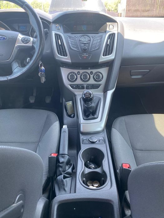 Vând Ford Focus.