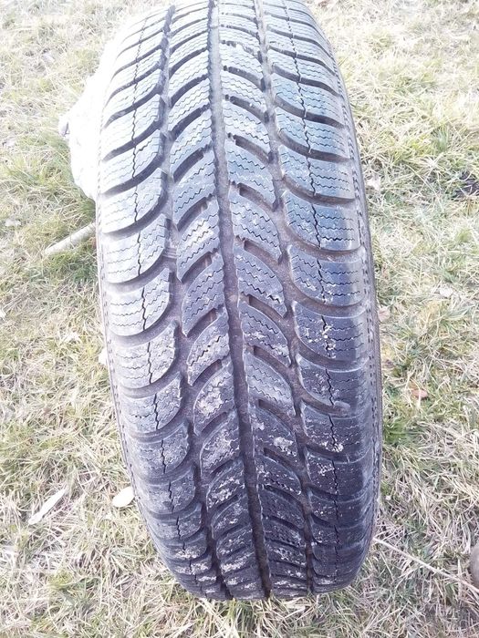 Vând roți Logan +set bară plafon