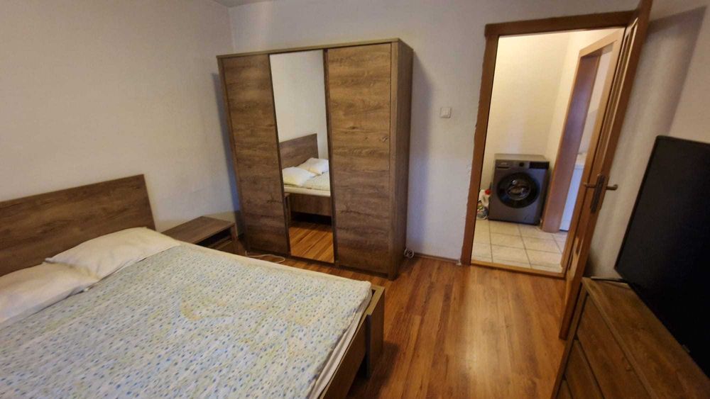 De inchiriat apartament cu 3 camere complet decomandat de la proprietar