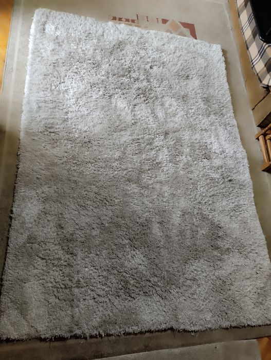 Vand patru mochete și covor persan