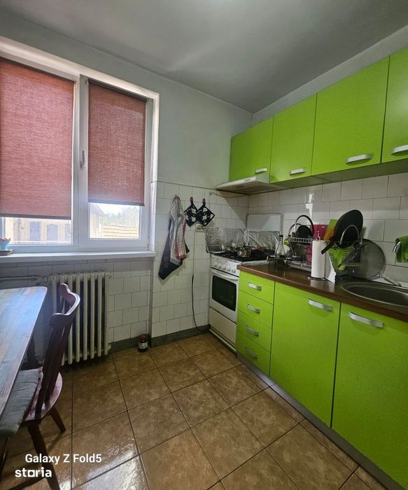 Apartament 3 camere de închiriat – Mareșal Averescu, etaj 2