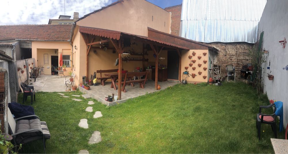 Vand Casa in zona centrală