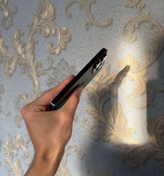 Продам Iphone 14 pro