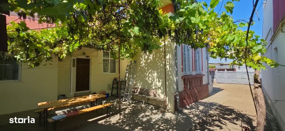 Casa Zona Centrala Langa Colegiul Mihai Eminescu Bacau