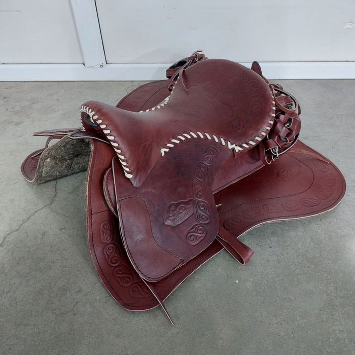 Ертокым/ертоқым/седло