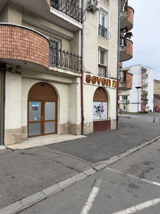 Spatiul comercial