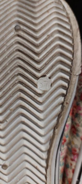 Женская обувь отдам