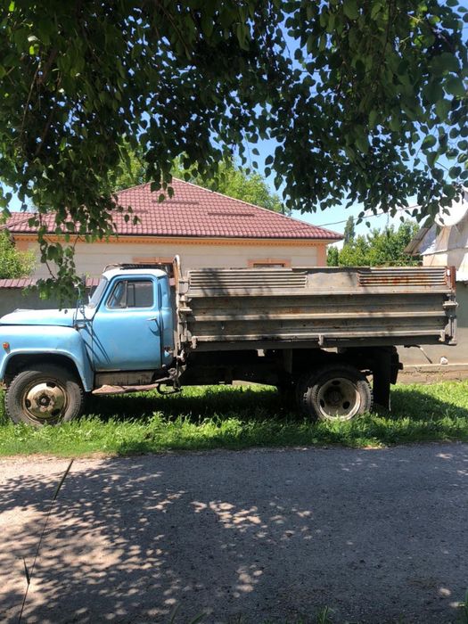 Самосвал газ 53, на полном ходу