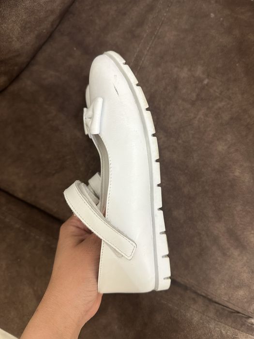 Белые туфли для девочки