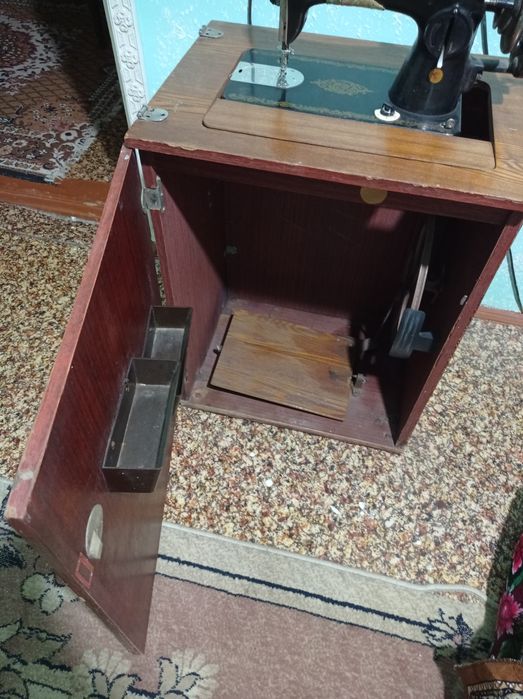 Тикув мошина сотилади