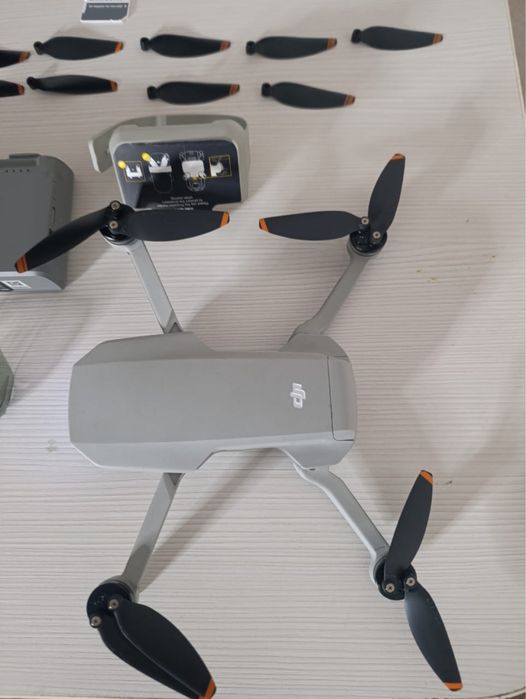 Дрон Dji mini 2 fly more combo