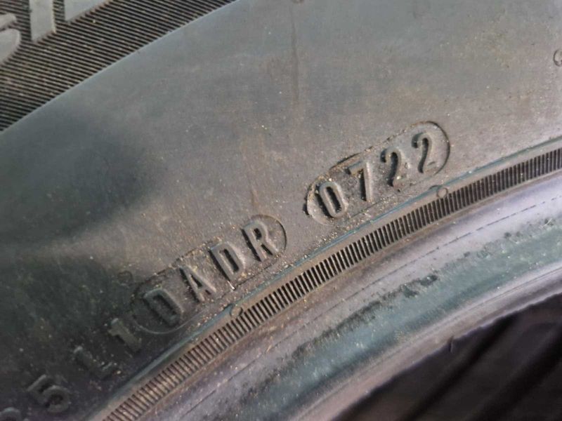4 Nexen 225/60/17
летни гуми DOT0722