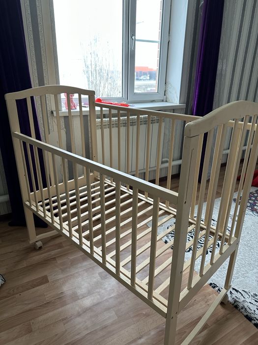 Отдам даром манеж кровать