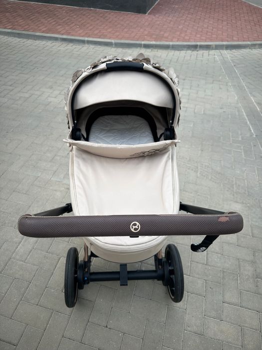 Количка Cybex E Priam Simply Flowers - пълен комплект