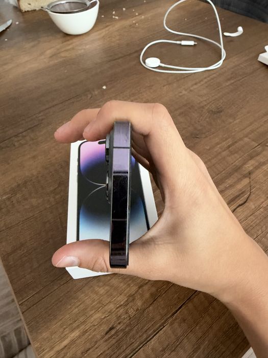 Продам Iphone 14 pro