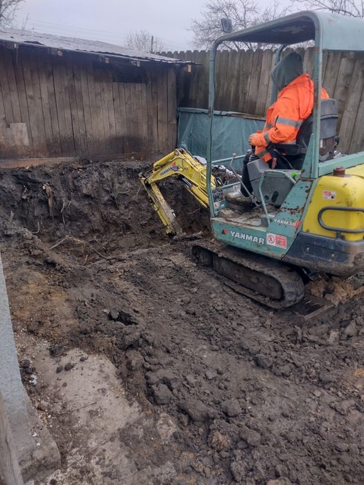 Inchiriez miniexcavator la cele mai bune preturi