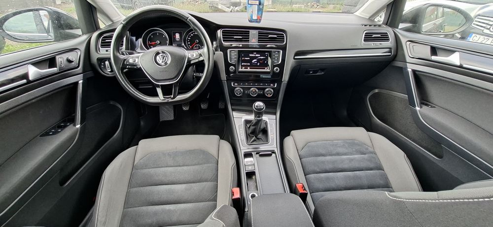 ~Volkswagen Golf VII~4Motion~An 2015~Panoramic~LineAsist~FrontAsist~Navi~Carte service~