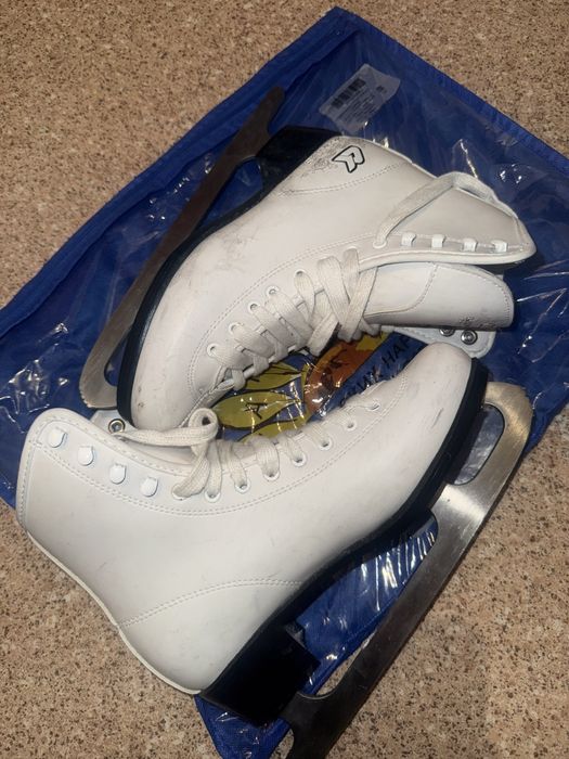 Продам коньки, новые