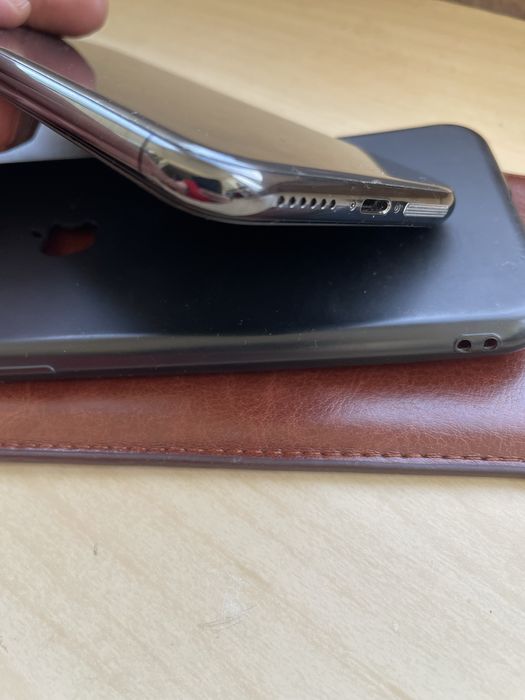 Iphone XS 256 GB / + зарядно, кабел, 9D протектор и калъфи/