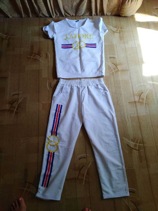 продавам дамски  комплекти