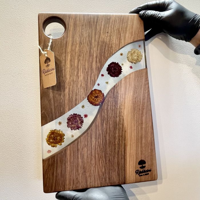 Realizez platouri din lemn masiv+rășină